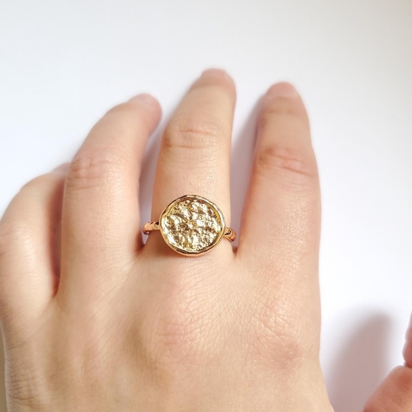 NWOT Gold Compass Ring - Picture 8 of 9